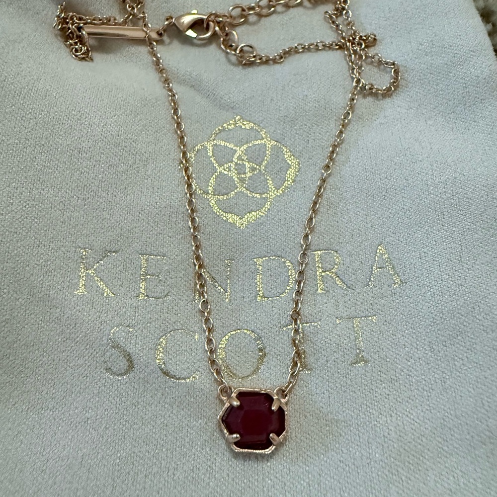 Kendra Scott Mable rosegold & maroon